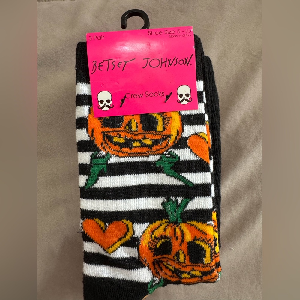 Betsey Johnson Orange Halloween Lips Socks 3-pairs